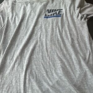 Nike Men's Gray T-Shirt